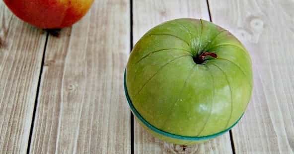 Lunchbox hack: How to avoid brown apple slices Lunchbox hack: How to avoid brown apple slices