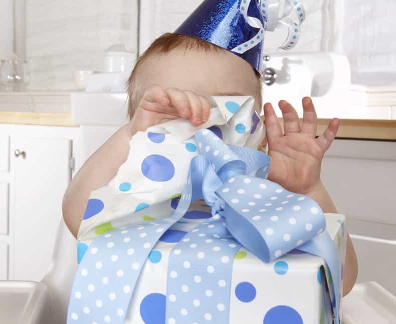 New parents write a demanding letter to relatives about son’s birthday gifts