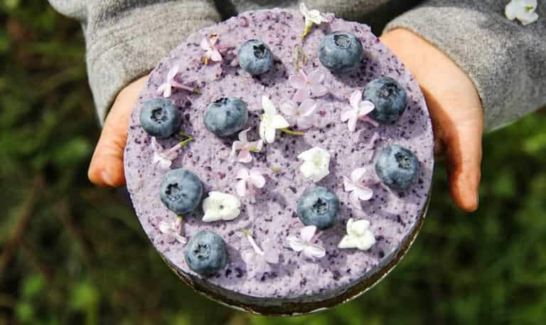 This Is The Yummiest Cake You’ll Ever Taste (and EVERY ingredient is a superfood)