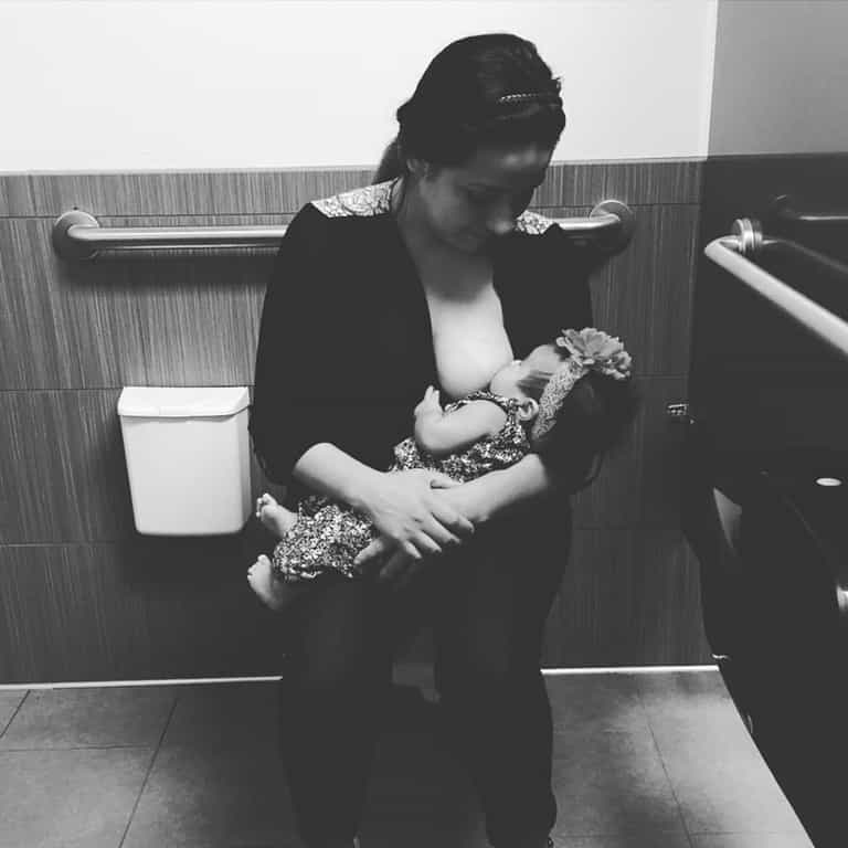 Protest staged at US store after mum told to breastfeed in the bathroom Protest staged at US store after mum told to breastfeed in the bathroom