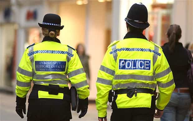 Police launch investigation to find out of age-old question: DOES the siren go nee-nah or woo-woo Police launch investigation to find out of age-old question: DOES the siren go nee-nah or woo-woo