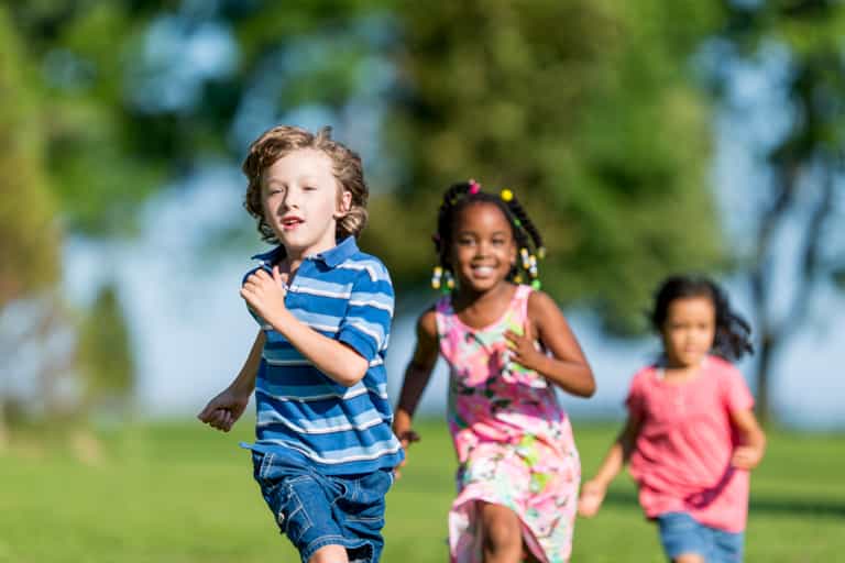 Time spent outside linked to better eye sights in children according to study Time spent outside linked to better eye sights in children according to study