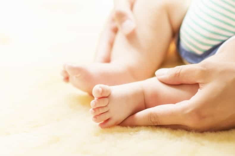 Grieving US mother launches campaign for longer maternity leave