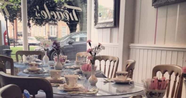 Tea shop in London divides opinion with ‘no children’ policy