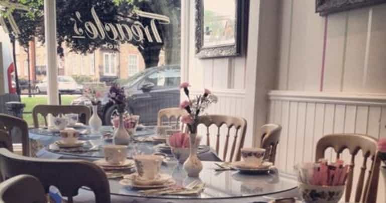 Tea shop in London divides opinion with ‘no children’ policy