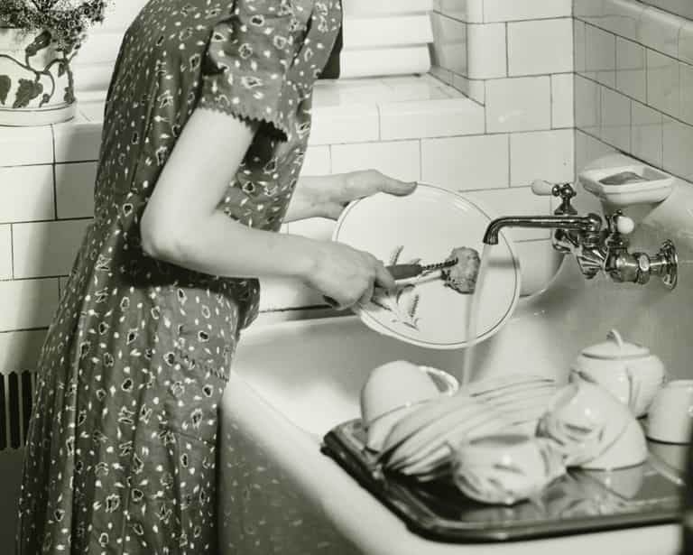 This is what happened when a modern-day mama lived as a 1950s housewife for a week This is what happened when a modern-day mama lived as a 1950s housewife for a week