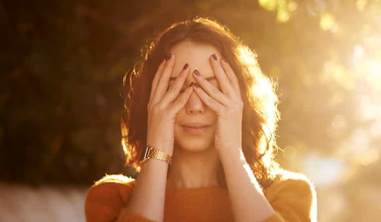 The emergency eye bag massage every mum should know