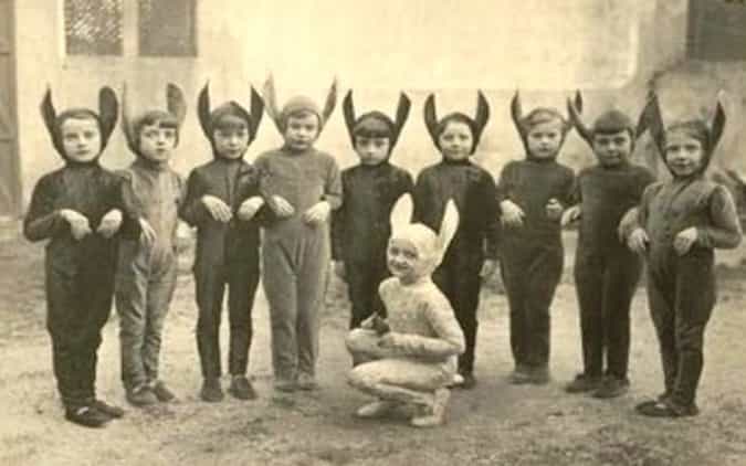 10 vintage kids’ Halloween costumes that will scare the bejesus out of you