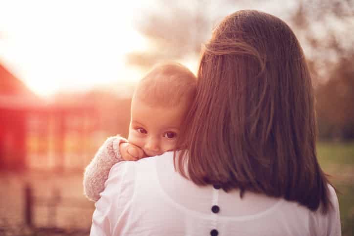 Why women tend to hold their babies on their left side