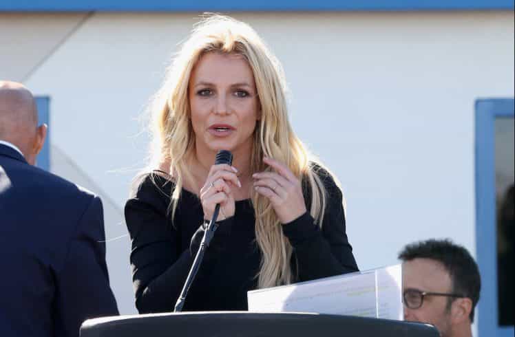 Britney Spears “won’t perform again” if father stays in charge of her career