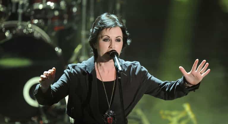 Tributes pour in for singer Dolores O’Riordan after her tragic death Tributes pour in for singer Dolores O’Riordan after her tragic death