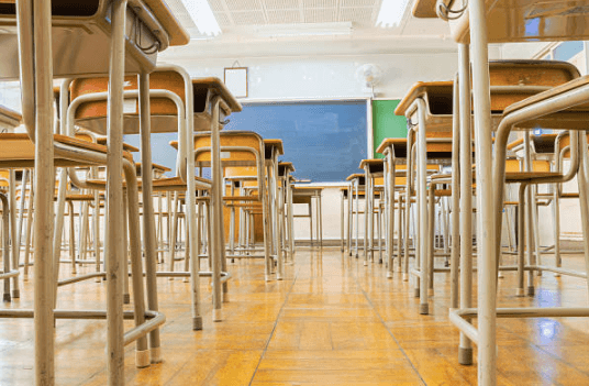Mum brings knife to son’s school to ‘confront bullies’