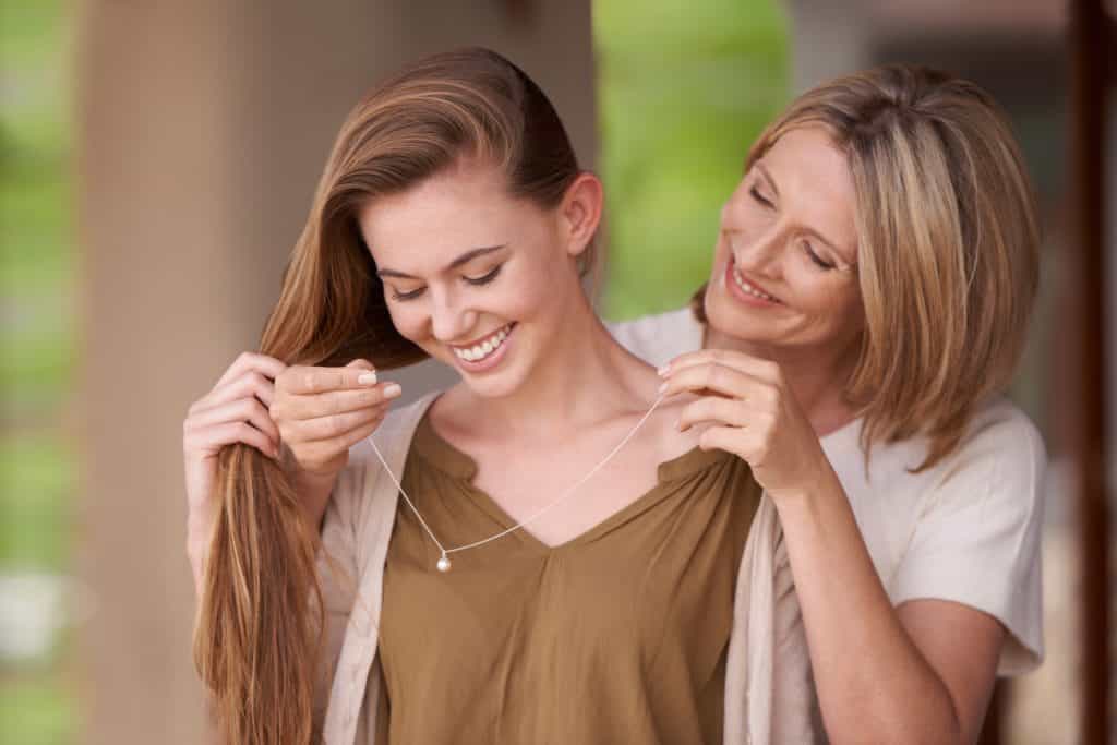 Mum made her wedding ring into necklace for her daughter for adorable reason