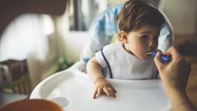 Experts warn weaning children before six months old is creating health crisis