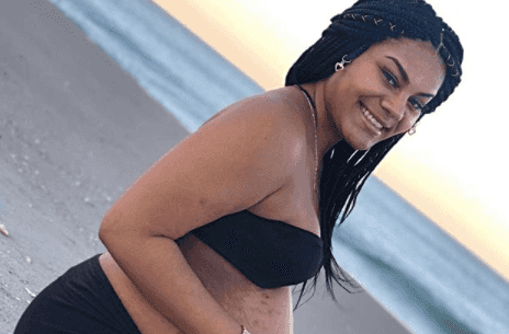 Grieving mum explains why she shared photos of her stillborn baby online