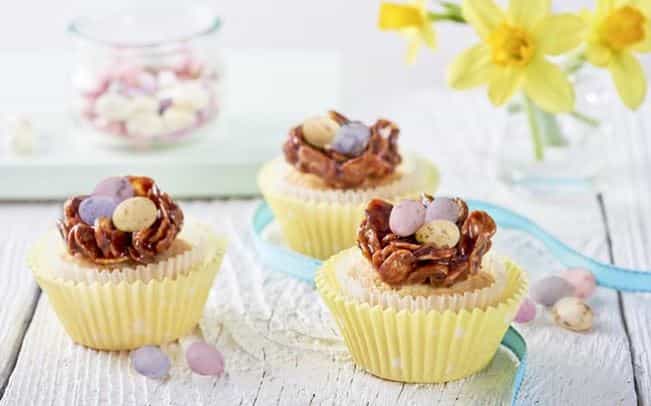 Calling all bakers! You need to make these delicious Easter nest cupcakes