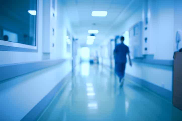 Mother pregnant with twins shares traumatic near-death experience
