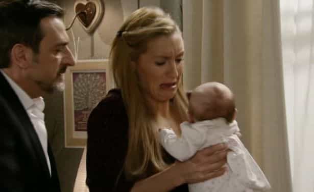 Coronation Street viewers notice big error as baby Susie suffers fall
