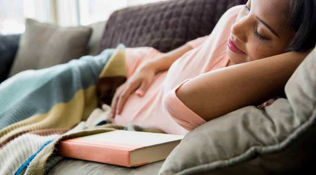 Science says pregnant women should take regular naps (we knew it)