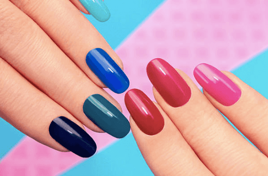 Little girl’s false nails are going viral and yeah, we can see why