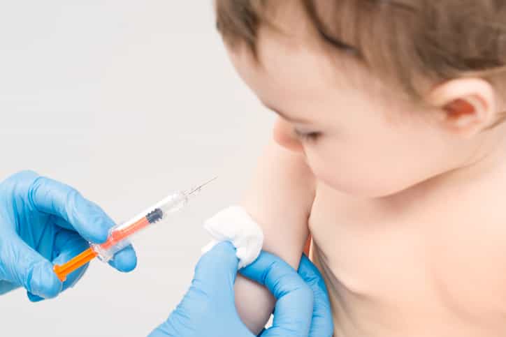 Parents are shocked at this doctor’s sign condemning anti-vaccine attitudes