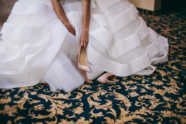 A bride broke both of her feet at her wedding dancing to the BEST 90s song