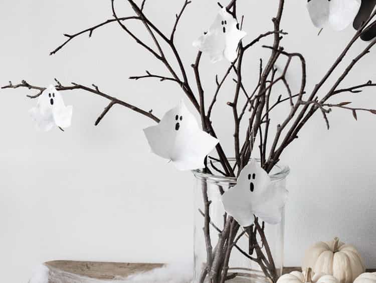 Easy Halloween crafts you can do with the kids using just egg cartons and leaves