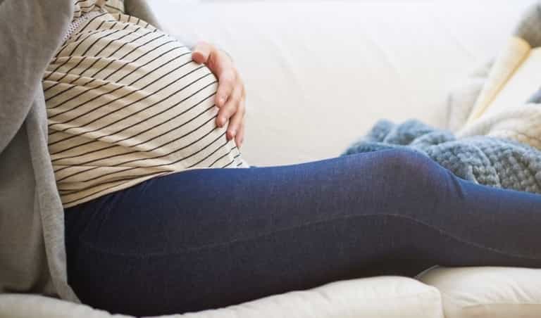Woman furious after neighbour plans for a home birth in their shared garden