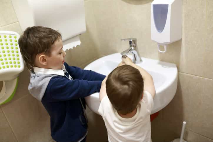 Schools can’t be expected to toilet train kids, says UK authority
