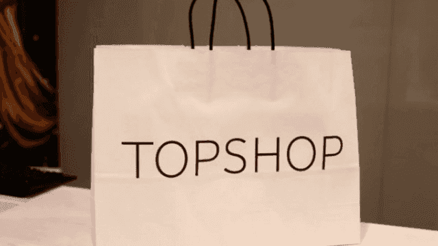 We just found a gorgeous dress in the Topshop sale that’s reduced to €20