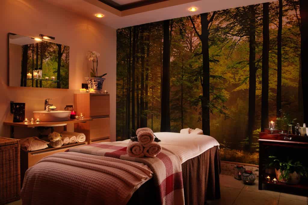 You can now treat yourself to a dreamy sounding pregnancy massage at Dromoland Castle