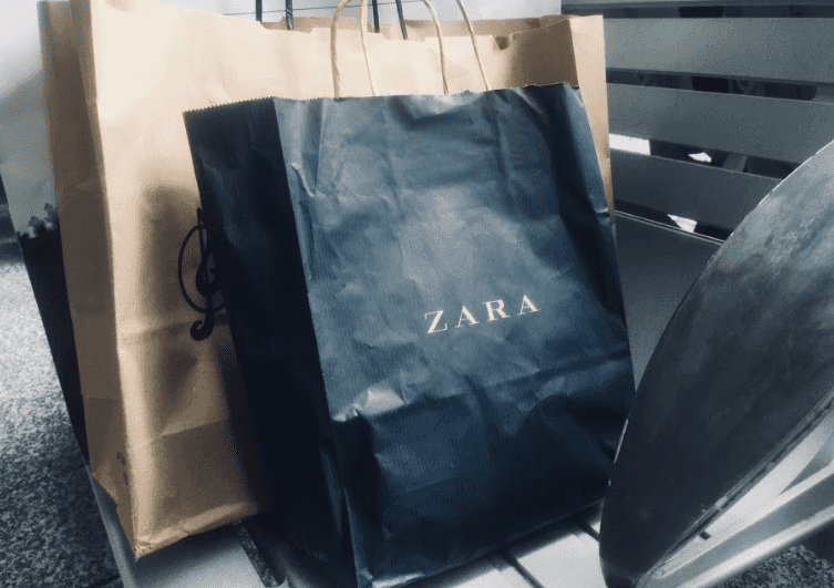 This €10 Zara dress is a fantastic bargain and it comes in two gorgeous prints