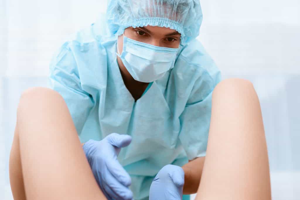 Women who don’t push during childbirth are less likely to experience ‘tearing’