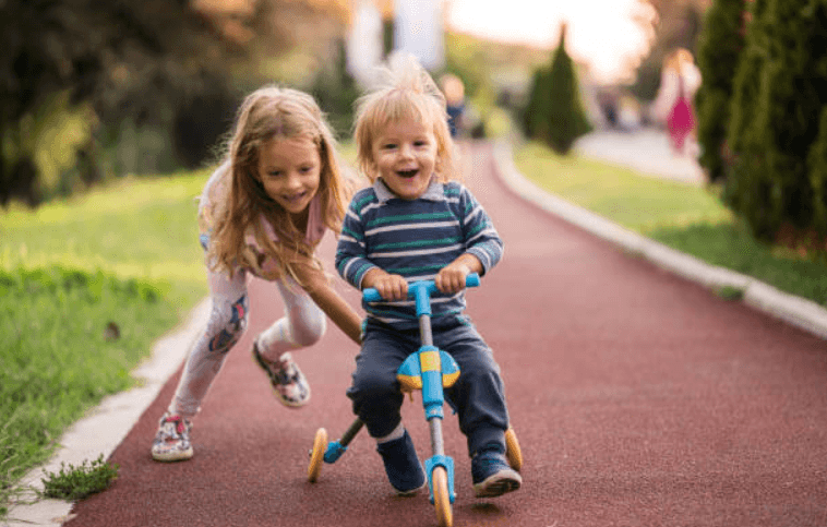 Study says older siblings can be more influential to children than parents