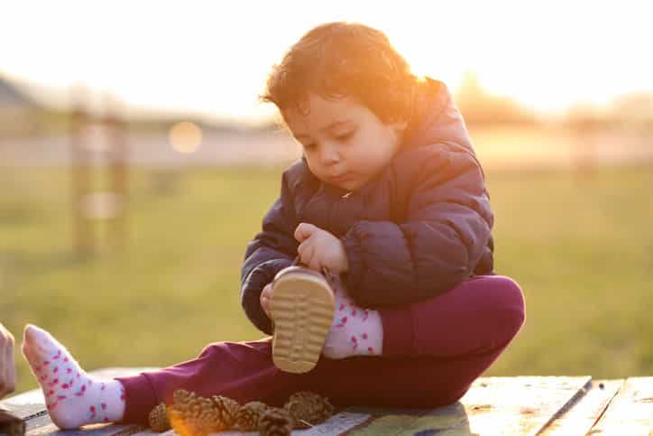 Parents are loving this training toy that easily teaches kids to tie their shoes in minutes