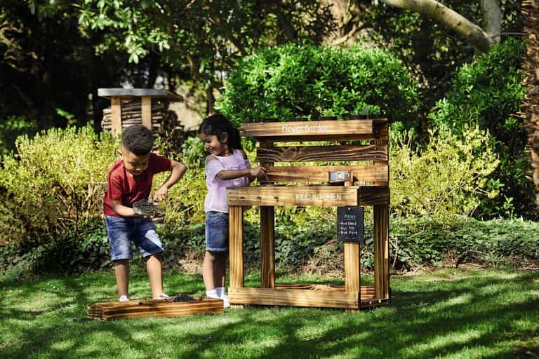 Aldi are bringing out a range of garden toys that the kids will absolutely love
