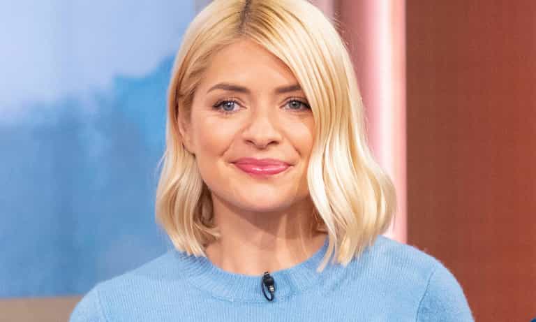 Holly Willoughby looks like a full on Disney Princess this morning, and we can’t deal