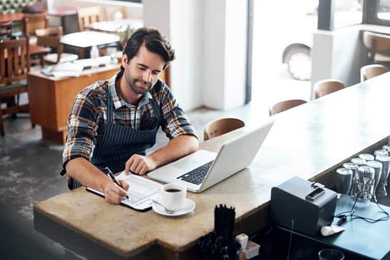 Single dad tells his employees to stop apologising for having lives outside of work