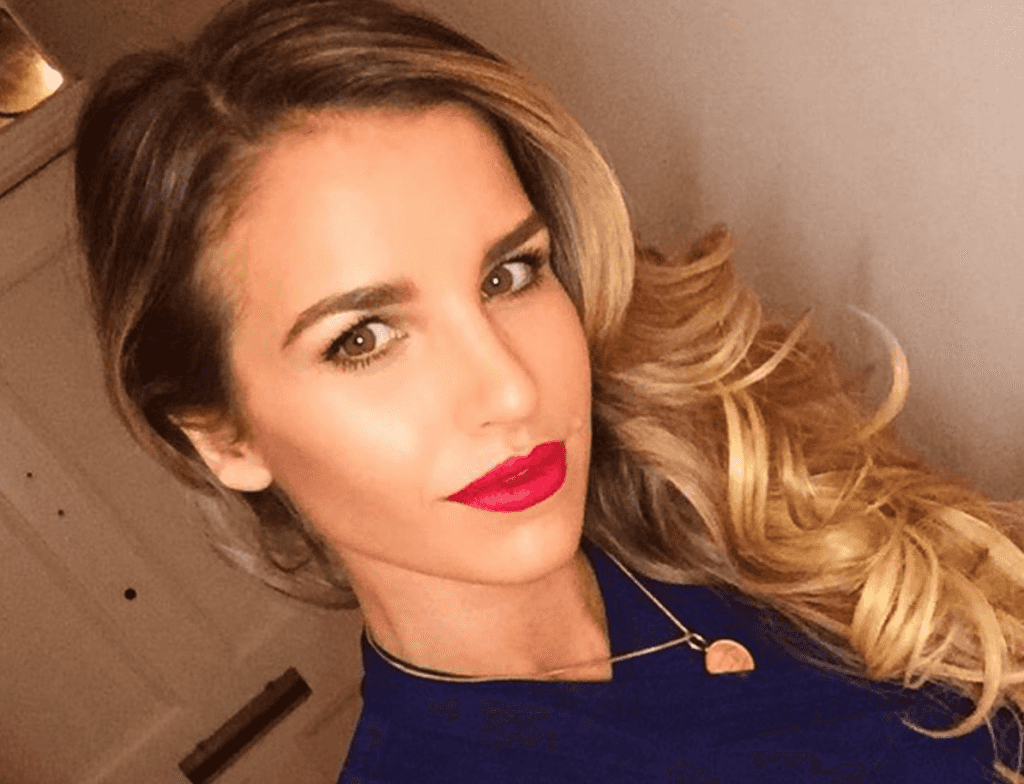 Vogue Williams looks like an actual ANGEL in this stunning yellow gown