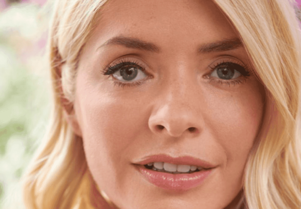 Holly Willoughby’s latest dress is absolutely gorgeous (and affordable)