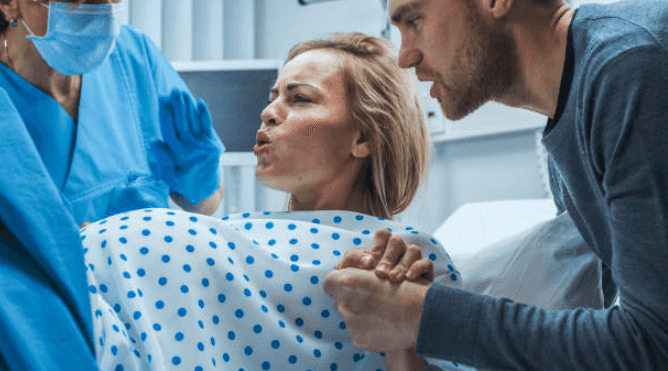 Deliveroo reveals that one Irish mammy ordered takeaway right after giving birth