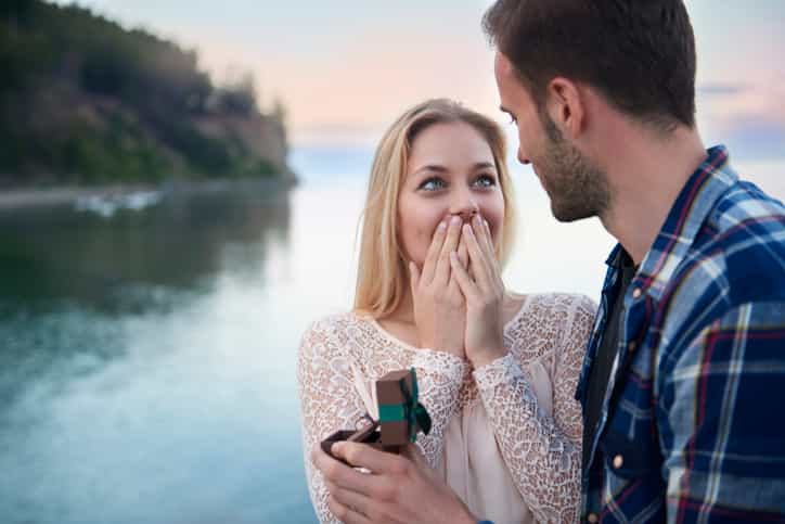 This beautiful alternative engagement ring trend is perfect for boho brides-to-be