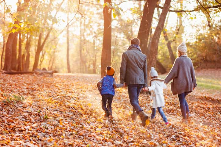Start today! 13 autumn family traditions that your kids will love