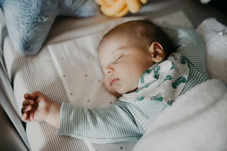 More and more parents are using the ‘Chair Method’ to get their babies to sleep