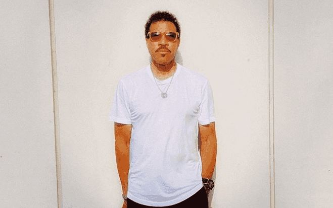 Lionel Richie has announced a huge outdoor concert in Ireland next year