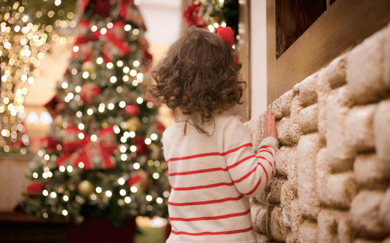 15 screen-free and fun activities to keep the kids busy with while waiting for Santa