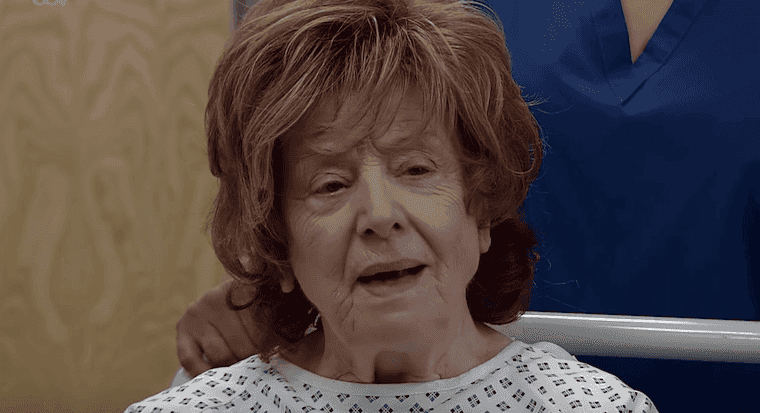 Horror for Rita in Corrie this festive season as Christmas tree falls on her