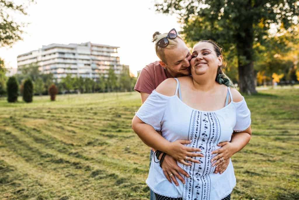 Blogger shares post on what plus-size pregnancy looks like and we love it