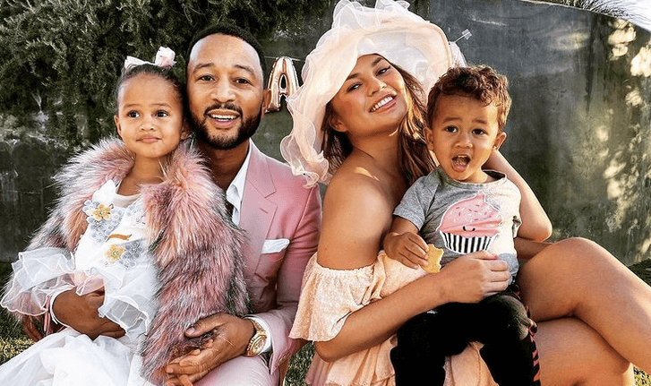 Chrissy Teigen just shut down mum shamers in the most Chrissy Teigen way ever
