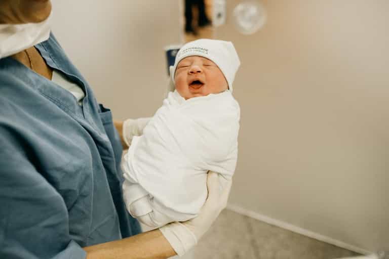 Woman born without a uterus gives birth after groundbreaking uterus transplant surgery Woman born without a uterus gives birth after groundbreaking uterus transplant surgery